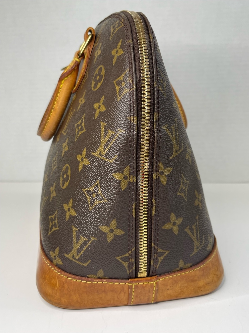 Louis Vuitton Alma PM handbag - Picture 5 of 16